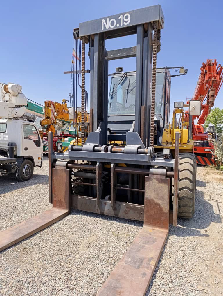 لیفتراک کوماتسو مدل FD200-7