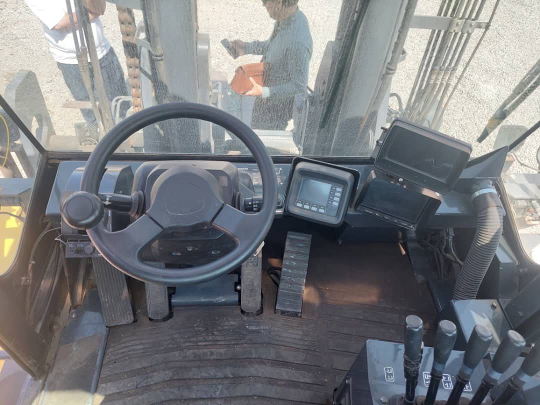 لیفتراک کوماتسو مدل FH160-1