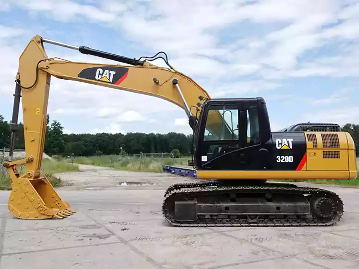 CAT 320D
