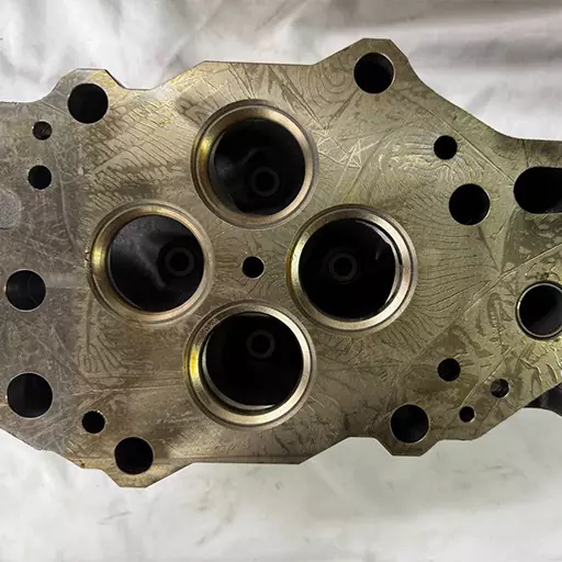 سرسیلندر موتور کوماتسو