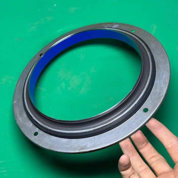 کاسه نمد ته میللنگ موتور کامینز KTA19 , QSK60