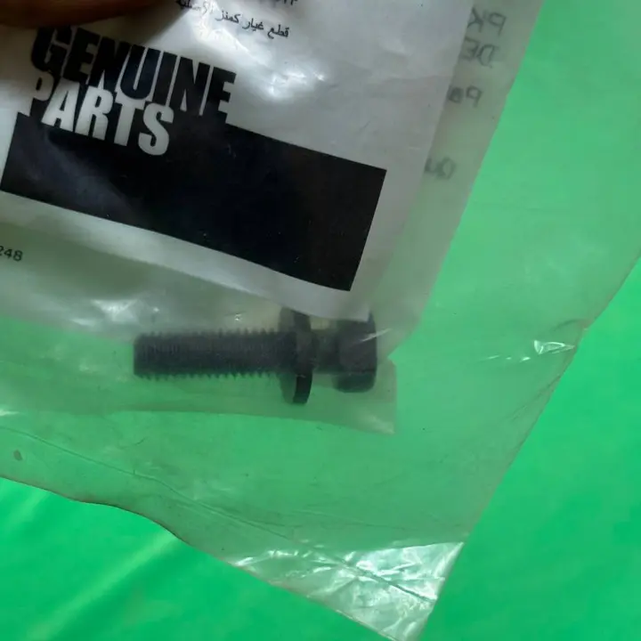 پیچ اتصال واسطه تخلیه کارتل موتور KTA19 , KTA38