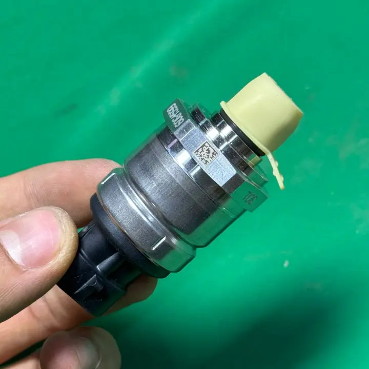 سنسور فشار روغن موتور کامینز KTA50 A11