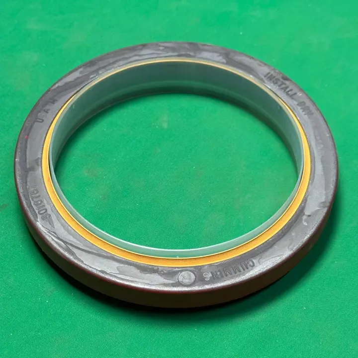 کاسه نمد ته میل لنگ موتور کامینز KTA19 KTA50