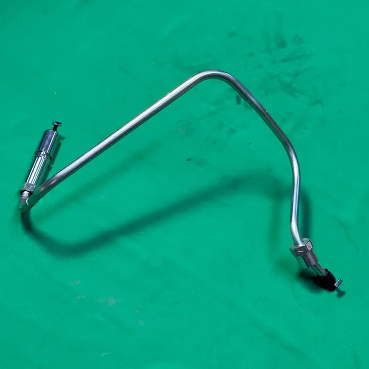 لوله انژکتور شماره 4 سمت راست موتور