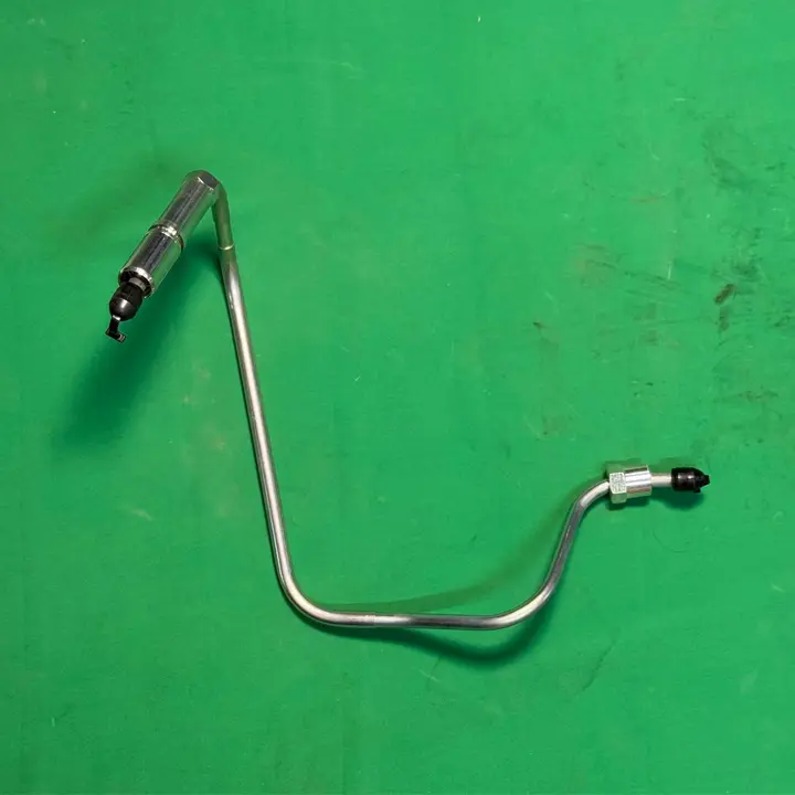 لوله انژکتور شماره 4 سمت راست موتور