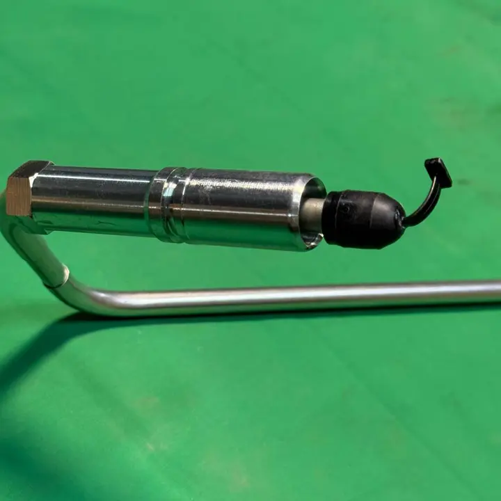 لوله انژکتور شماره 6 سمت راست موتور