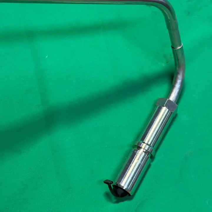 لوله انژکتور شماره 3 سمت چپ موتور